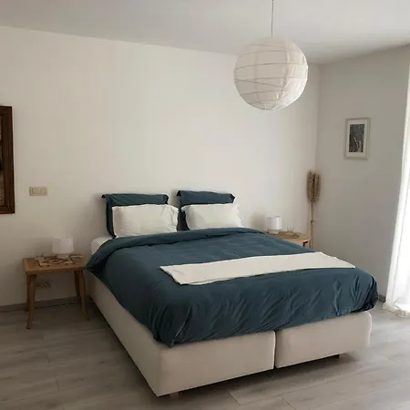 Les Ecuries Homestay *
